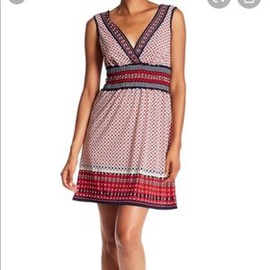 Max Studio Deep V Neckline Sleeveless Smocked Waistline Geometric Dress 🔴⚪️🔵